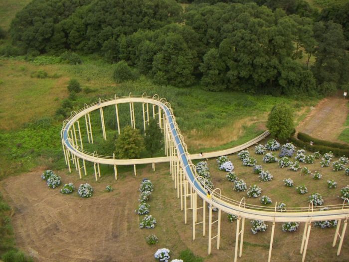 The Largest Playground Slide (6 pics)