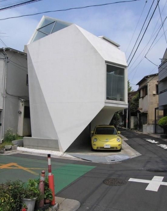 Strange-Shaped House In Tokyo (7 pics)