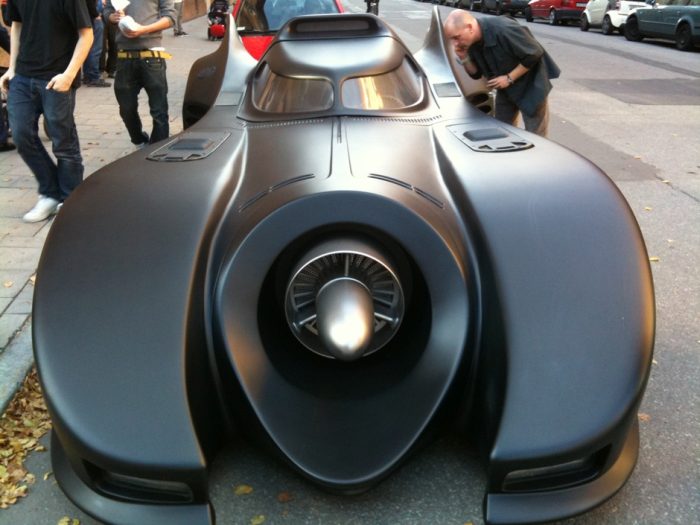 Cool Batmobile Replica (6 pics + video)