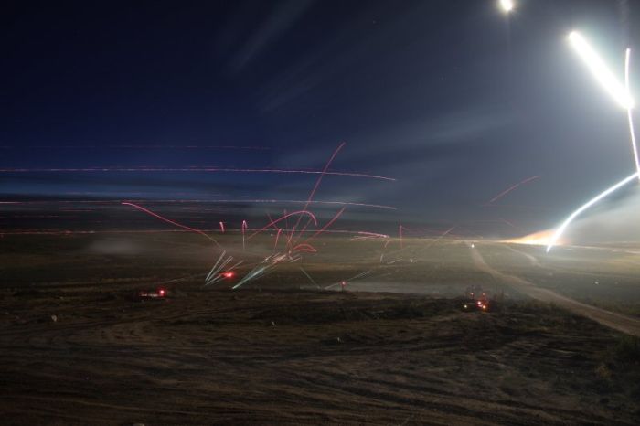 Military Maneuvers At Night in Russia (20 pics)