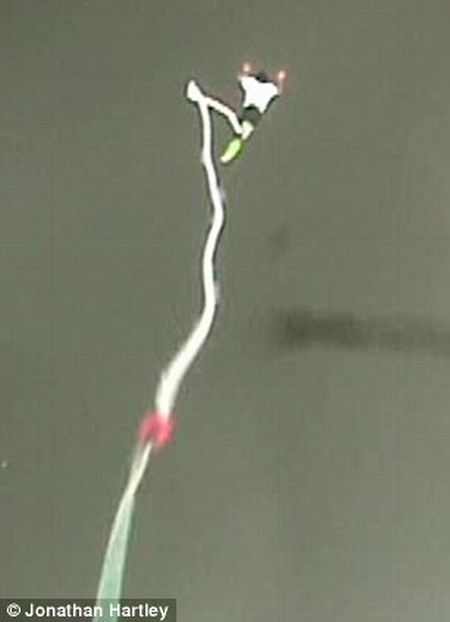 Bungee Jumping Accident (5 pics + video)
