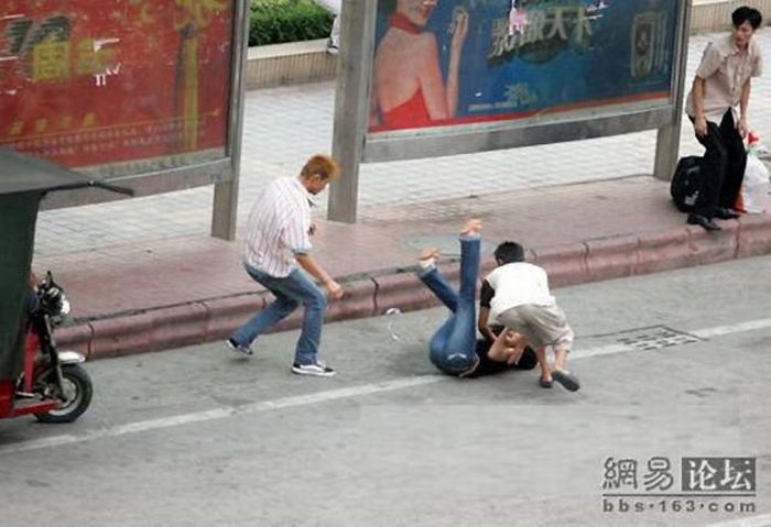 Street Robbery in China (5 pics)