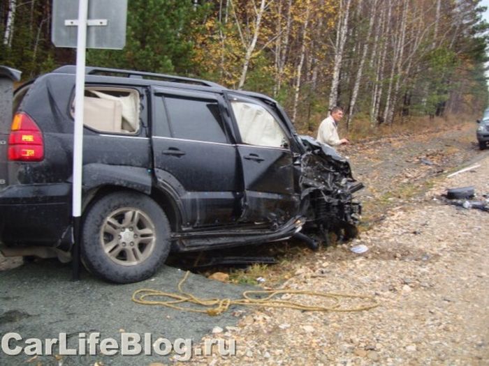 Lexus Crash In Russia (5 pics)