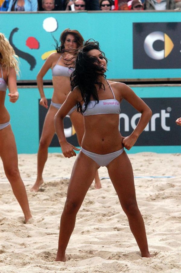Beach Volleyball Bikini Cheerleaders (61 pics)