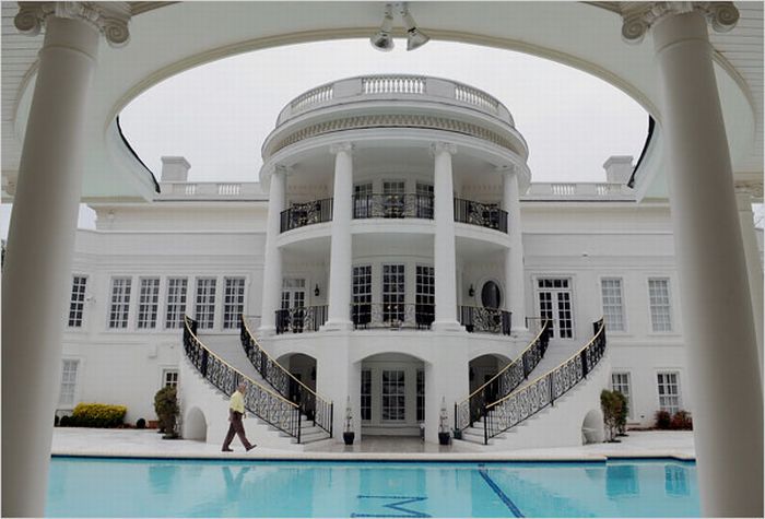 White House For Sale (18 pics)