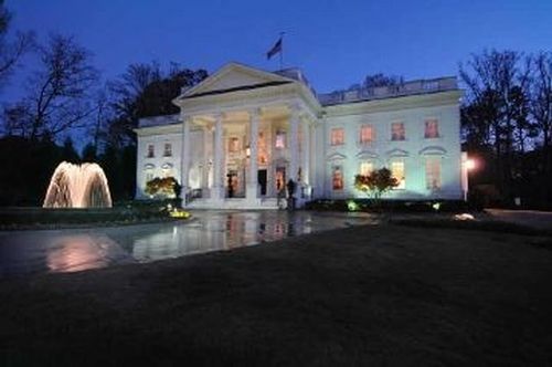 White House For Sale (18 pics)