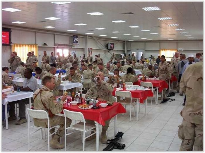 Dinner in Iraq (24 pics)