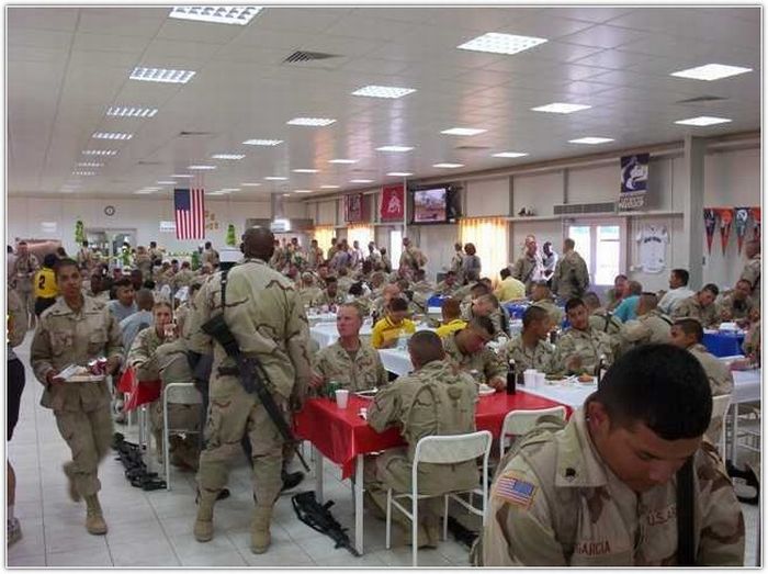 Dinner in Iraq (24 pics)