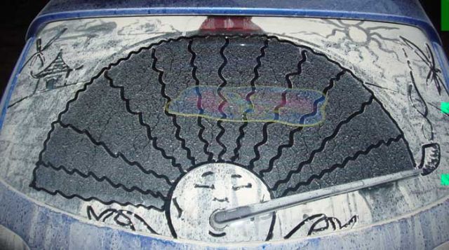 Impressive Drawings In The Dust On Cars (69 pics)