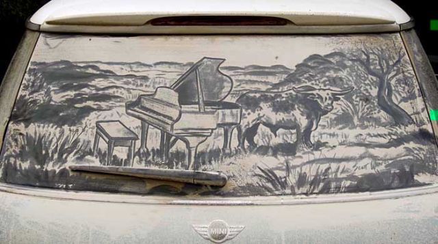 Impressive Drawings In The Dust On Cars (69 pics)