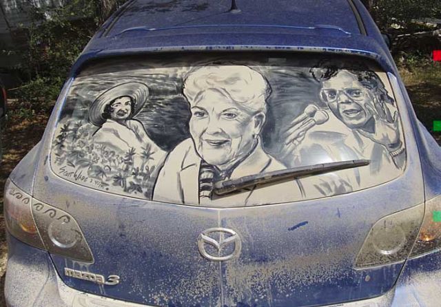 Impressive Drawings In The Dust On Cars (69 pics)
