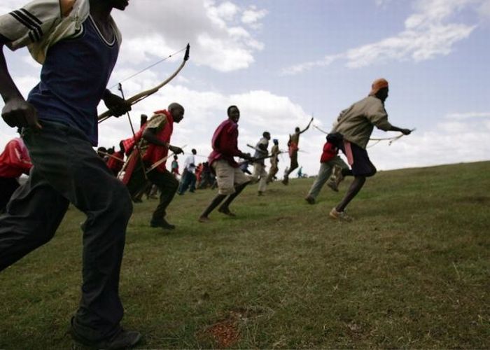 The Great Bow Battle Of The Olmelil Valley in Kenya (18 pics)