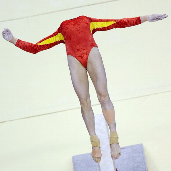 Women Gymnasts (21 pics)