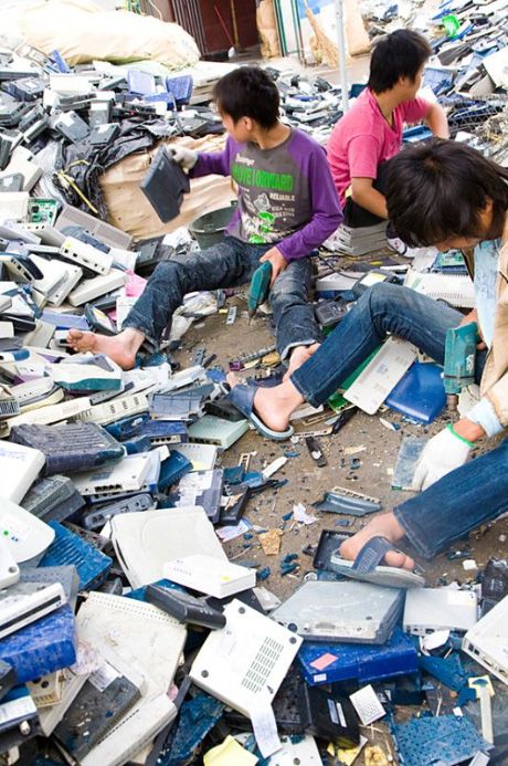 E-Waste in Guiyu (15 pics)