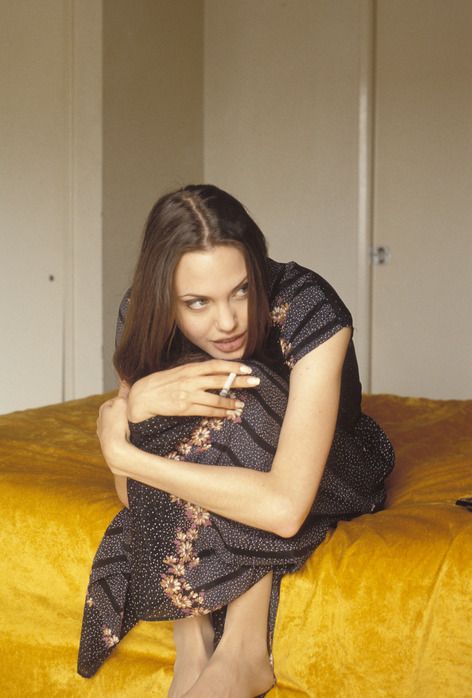 Angelina Jolie In 1994 (17 pics)