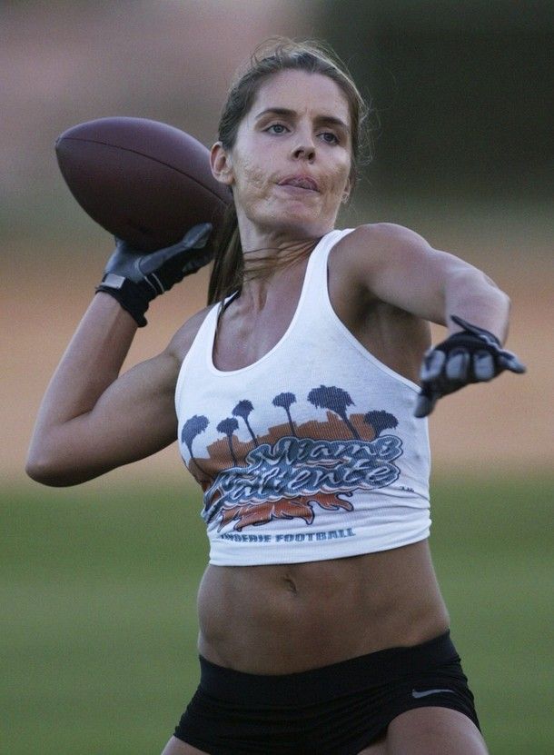 The Other Side of Lingerie Football League (35 pics)