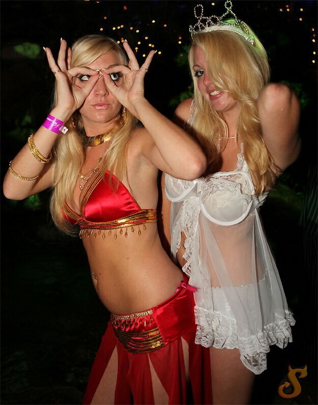 Playboy Mansion Halloween Party (62 pics)