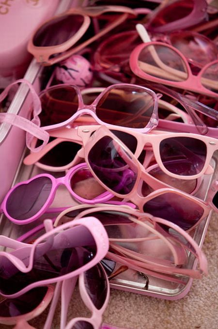 The Woman Who Loves Pink (14 pics)
