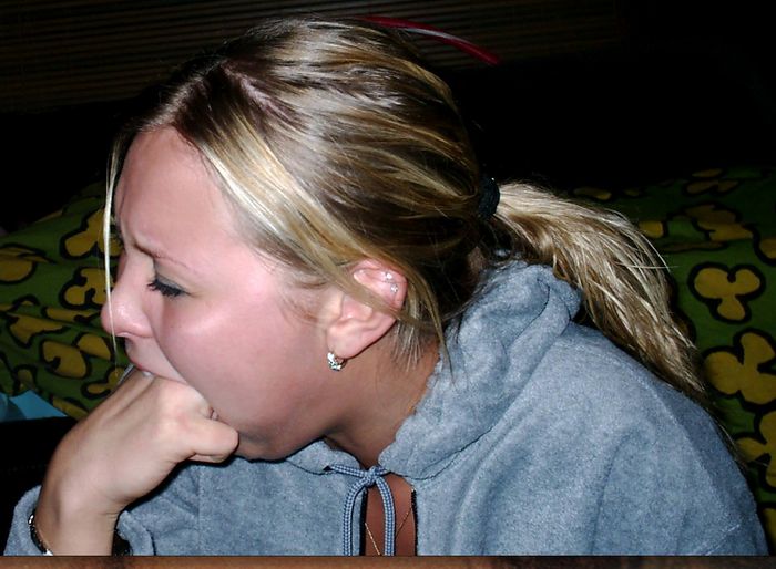 Hot Girls with Fists in Their Mouths (21 pics)