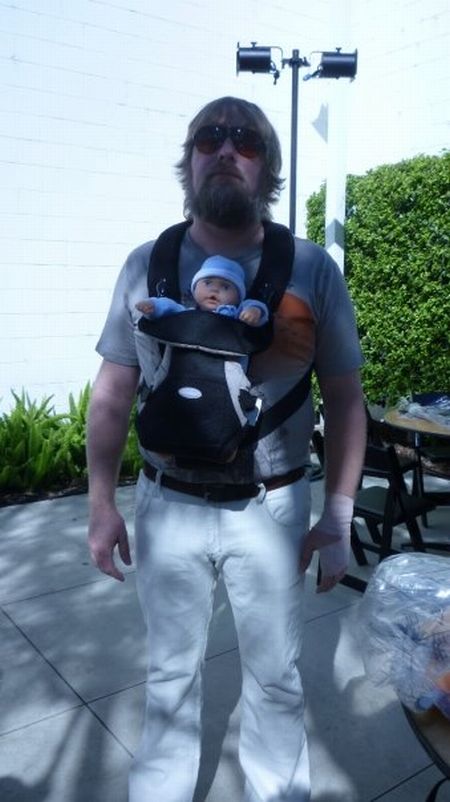 Halloween Costumes Based Entirely on 2009 (23 pics)