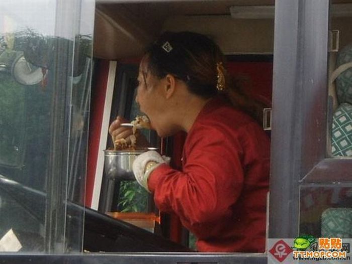 Crazy Chinese Bus Drivers (8 pics)