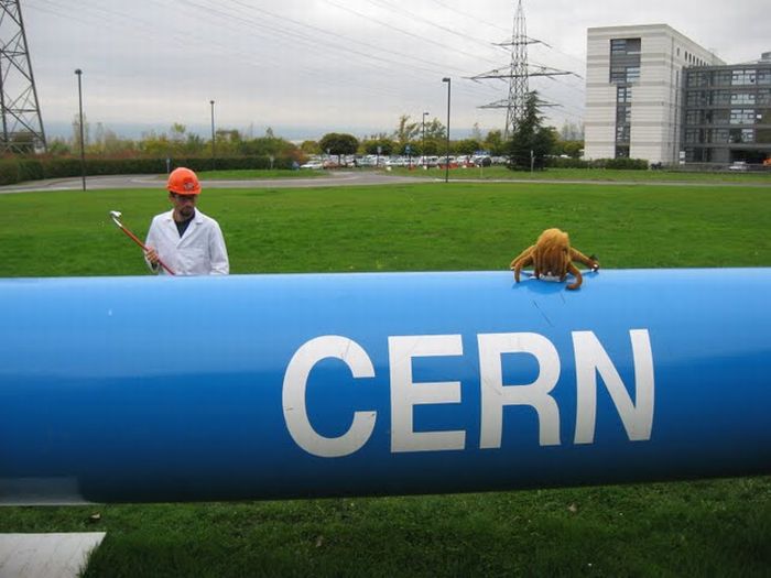 Gordon Freeman at CERN (23 pics)