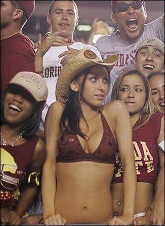 Jenn Sterger - Sexy Football Fan (29 pics) .