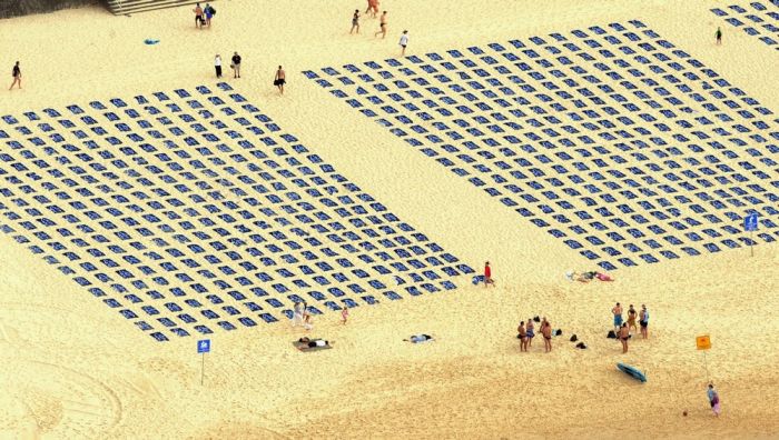 Social Advertising at Bondi Beach in Sydney (6 pics)