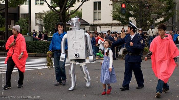 Pervert Robot From Japan (7 pics)