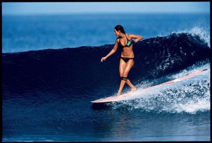Sexy Girls Surfing (34 pics)