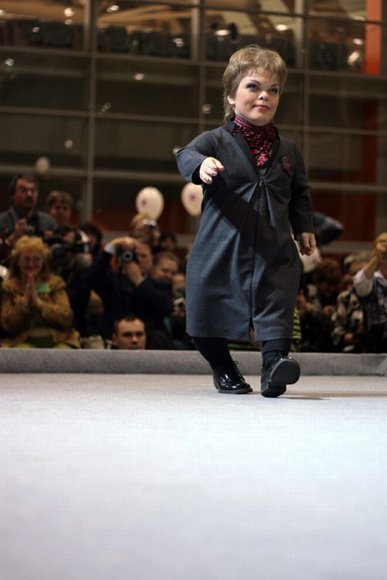 Fashion Show for Disabled People (34 pics)