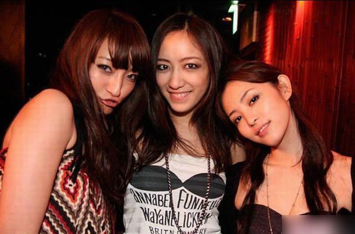 Sexy Girls in Chinese Night Clubs (30 pics)