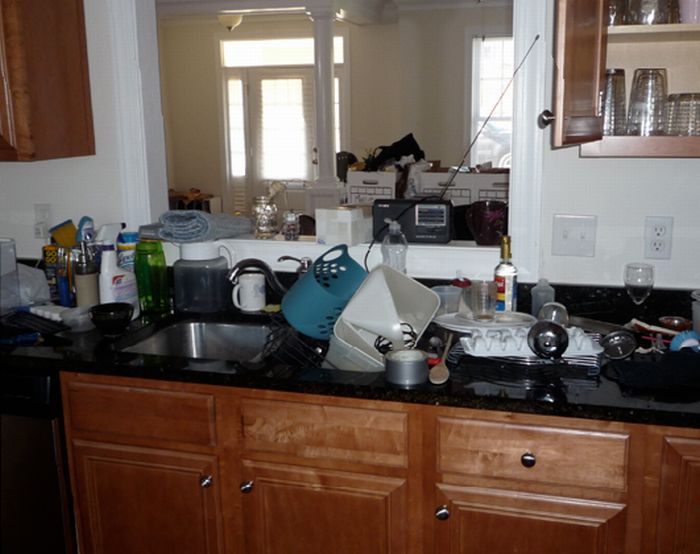 The Messiest Homes of the United States. (28 pics)