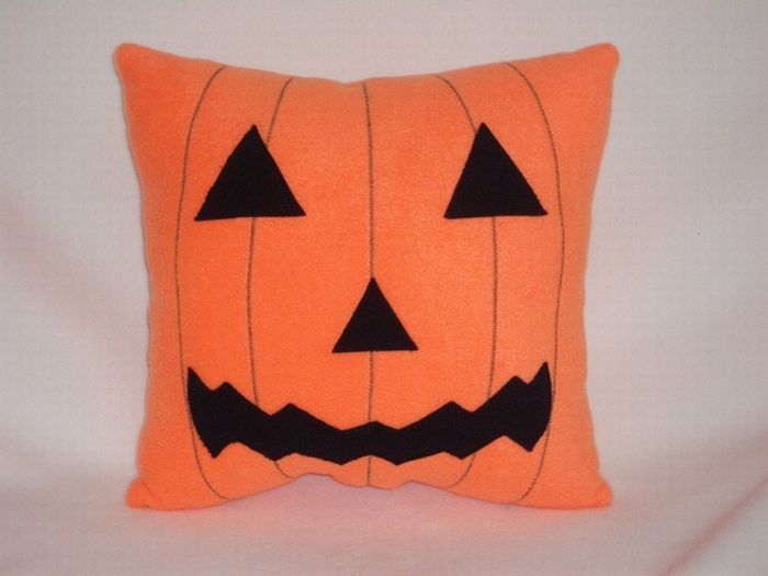Funny Icon Pillows (19 pics)