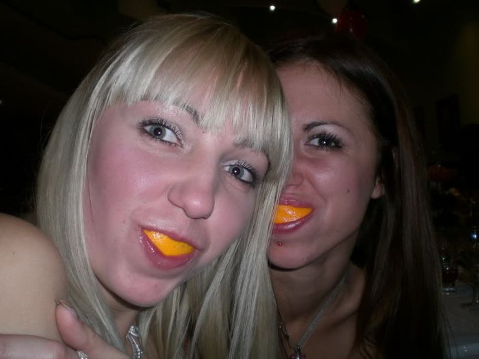 Orange Wedge Smiles (20 pics)