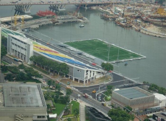 A Floating Stadium (10 pics)