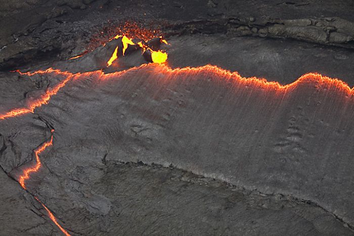 The lava lake of Erta Ale volcano, Ethiopia (28 pics)