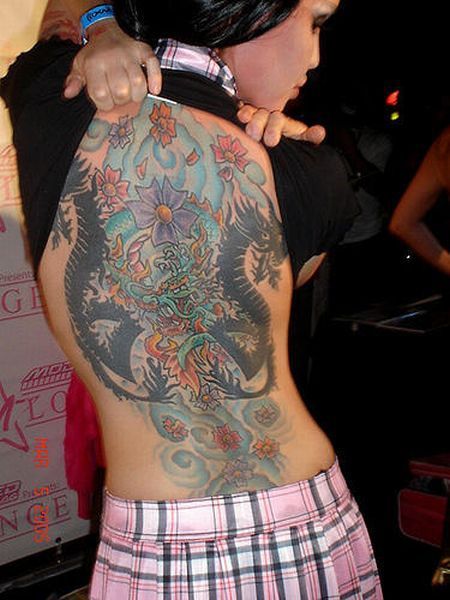 Girls with Tattoos (51 pics)