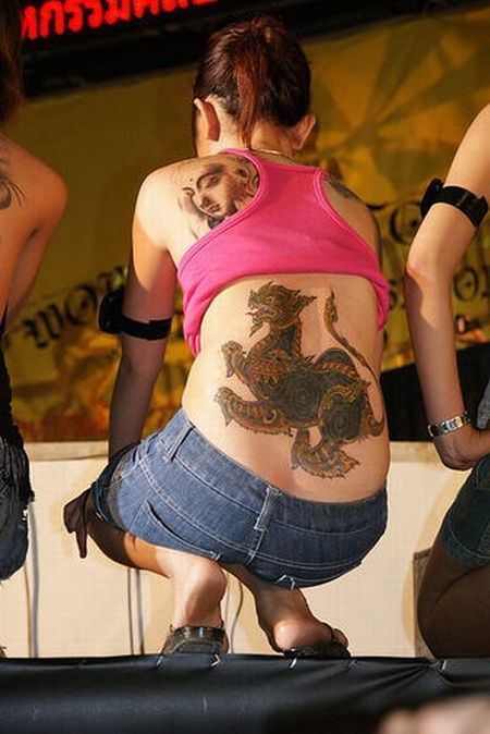 Girls with Tattoos (51 pics)