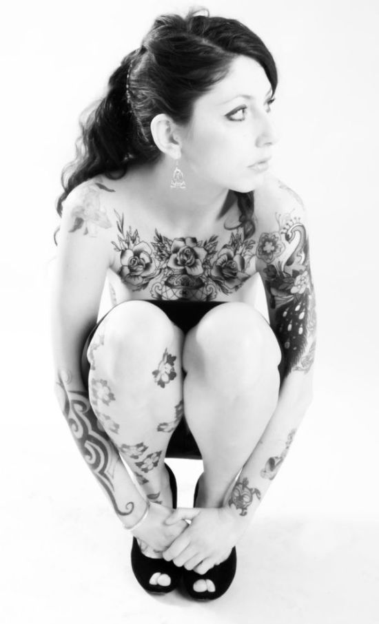 Girls with Tattoos (51 pics)