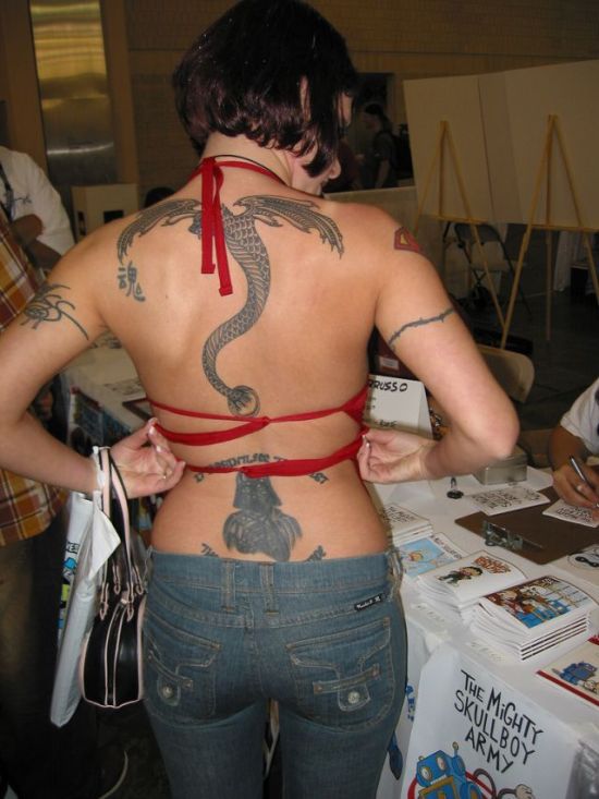 Girls with Tattoos (51 pics)