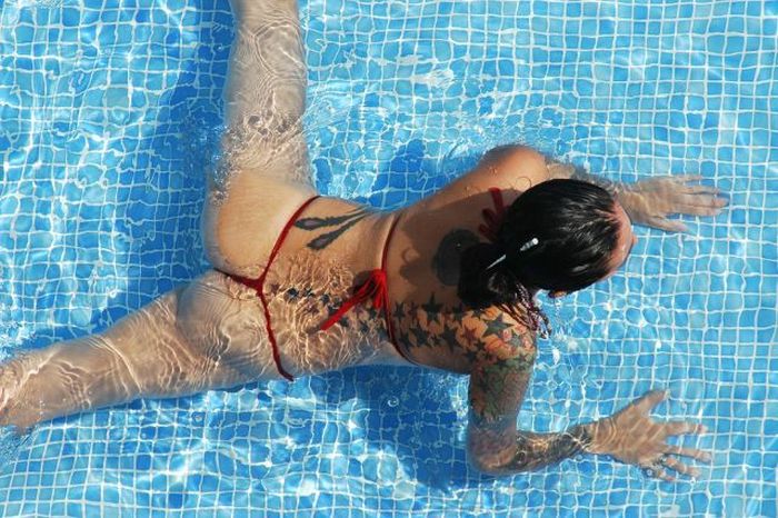 Girls with Tattoos (51 pics)