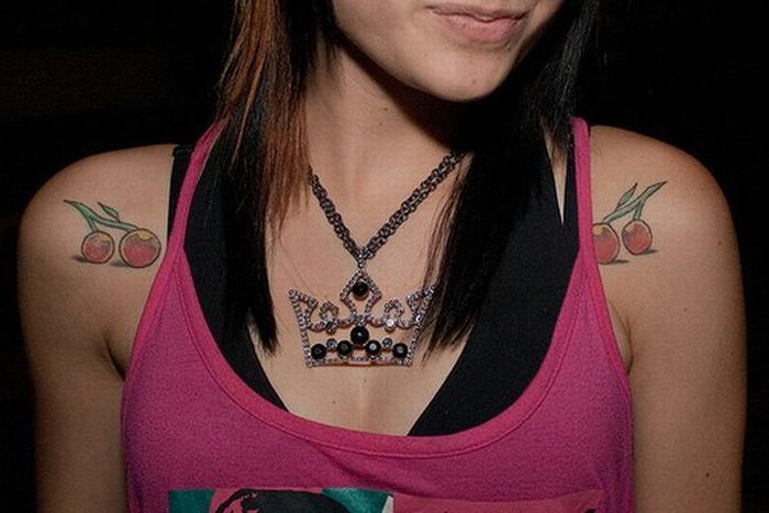 Girls with Tattoos (51 pics)