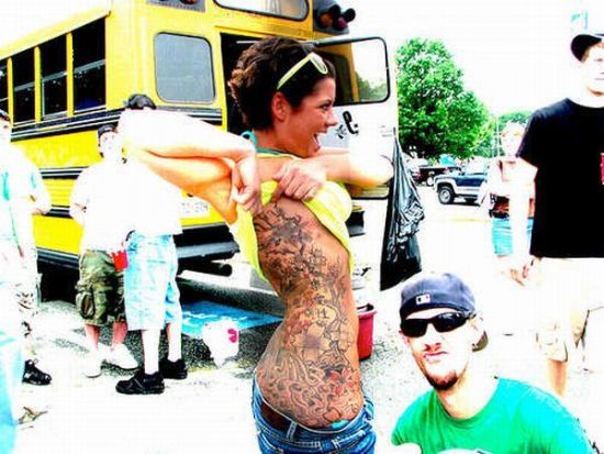 Girls with Tattoos (51 pics)