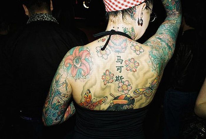 Girls with Tattoos (51 pics)
