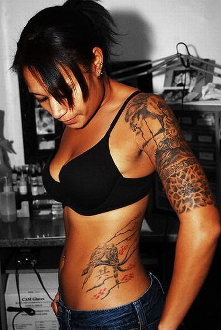 Girls with Tattoos (51 pics)