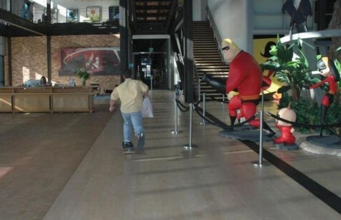 Inside Pixar Studio (45 pics)