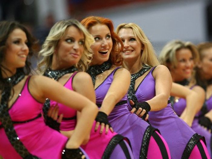 Russian Cheerleaders (83 pics)