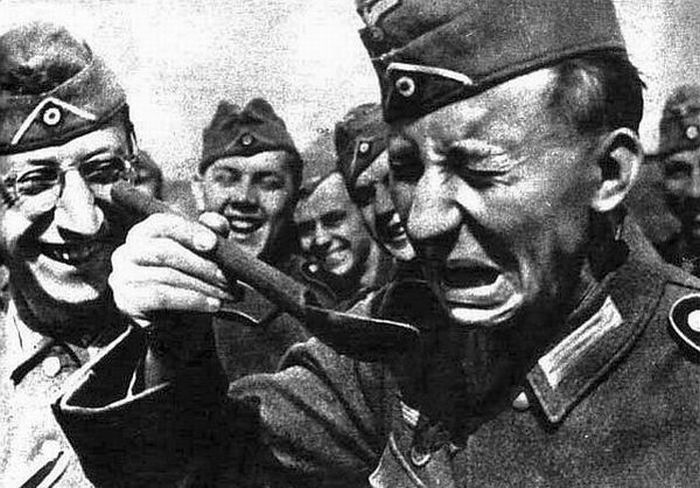 German Soldiers Have Fun During the WWII (24 pics)