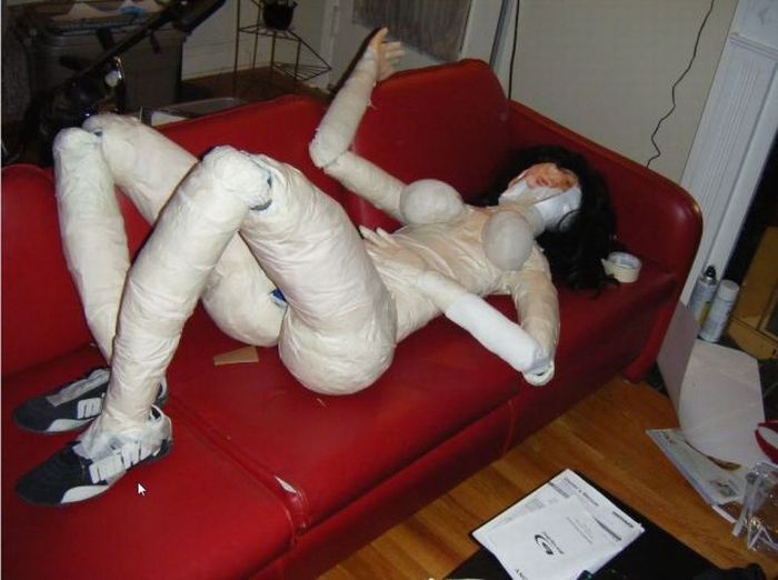 The Worst Home Made Sex Doll Ever (13 pics)